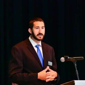 Advisor t podium