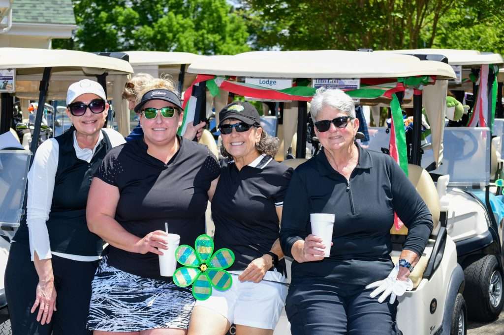 4 women golfers