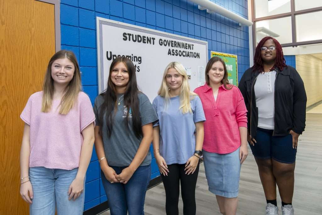 5 student officers