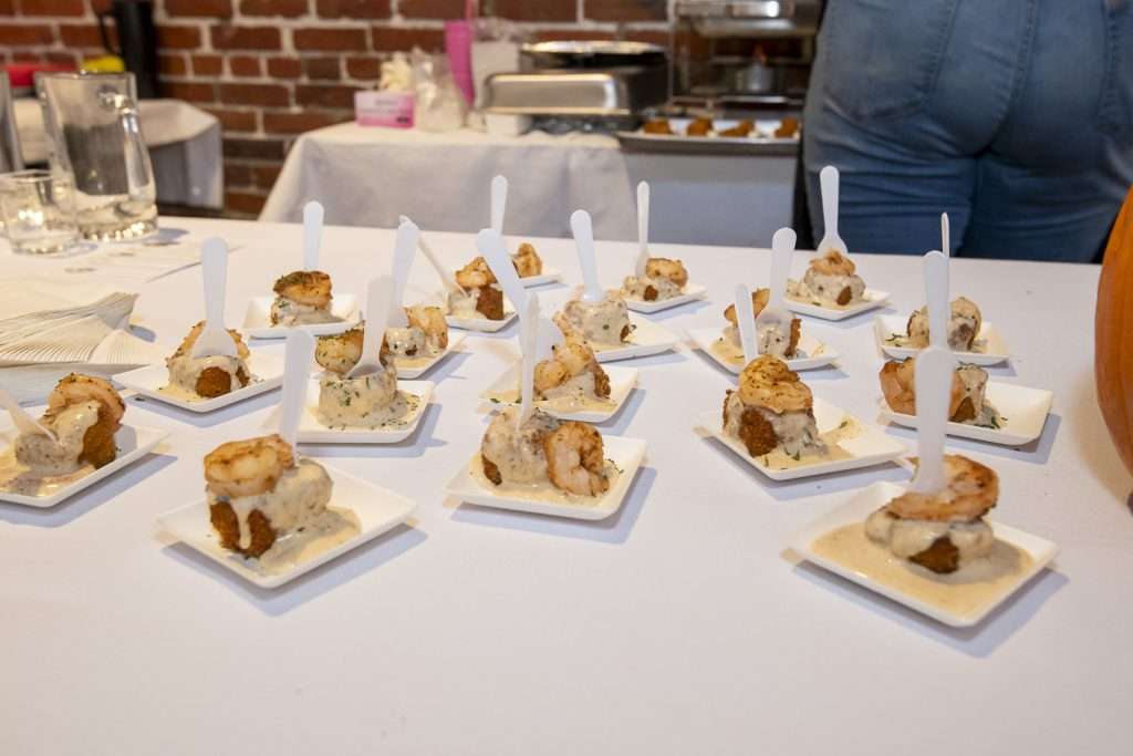 Food samples on square plates